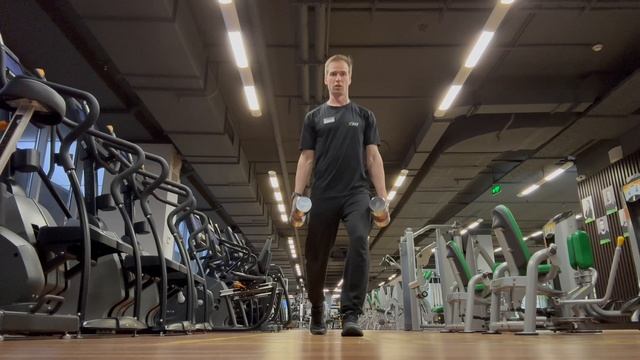 Выпады шагами с гантелями (Dumbbell Walking Lunge)