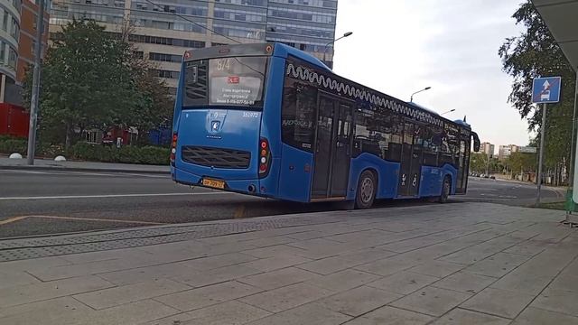 Москва. У станции метро "Технопарк".