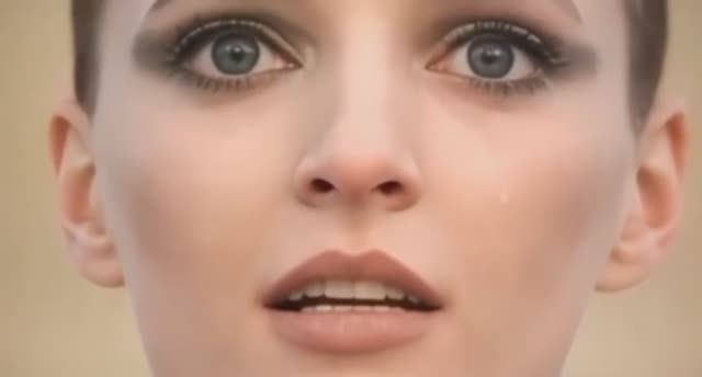 Daria Stokous .
