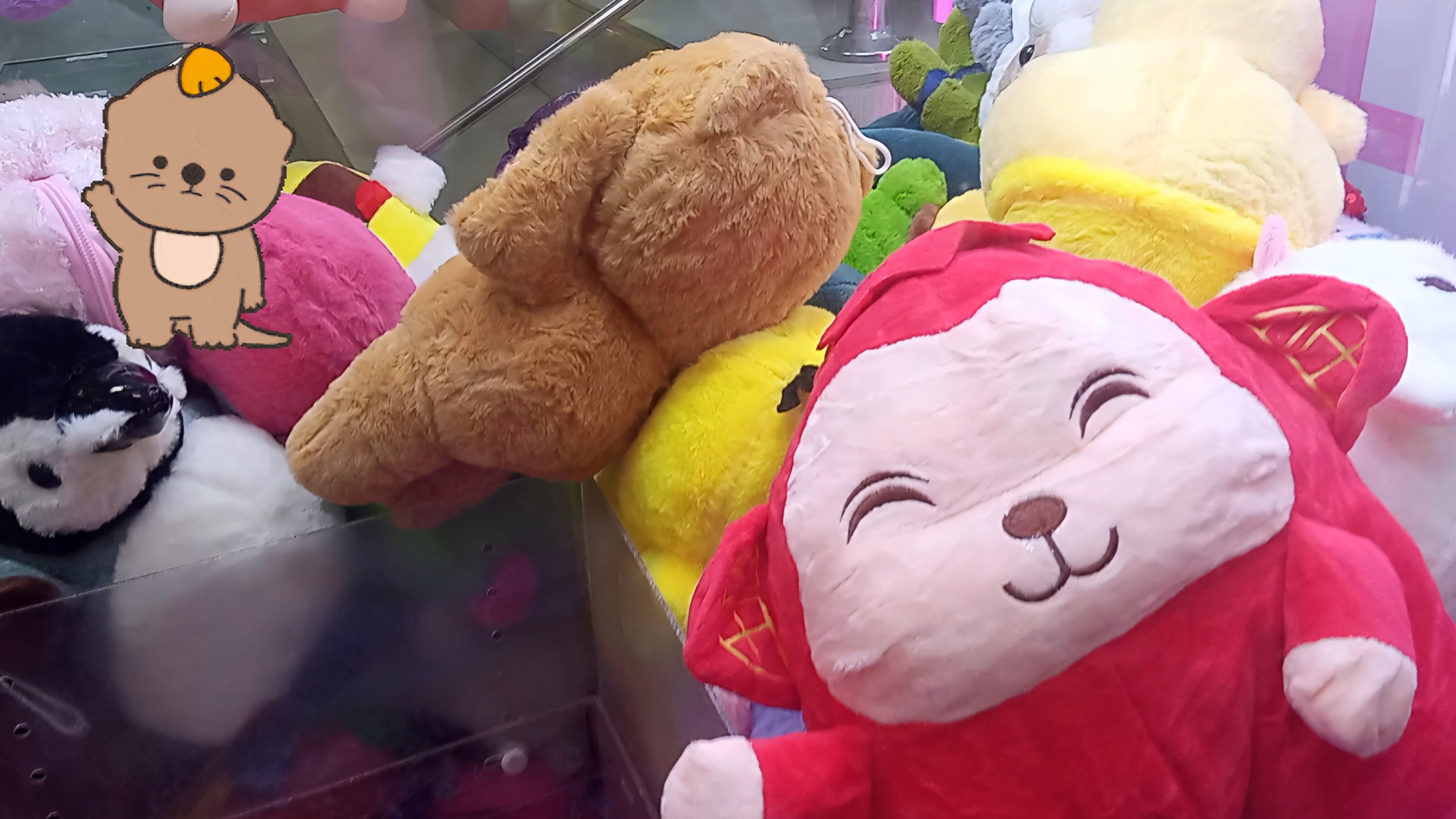 Достали много классных игрушек из автомата Хватайка.