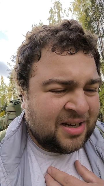 Нету у на денежек на нормальную еду и одежду носим донашываем старое