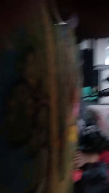 г