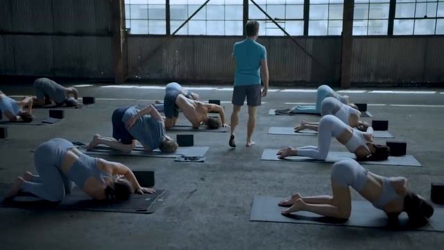Travis Eliot - Power Yoga Cardio Workout: 60 Min Flow For Total Strength