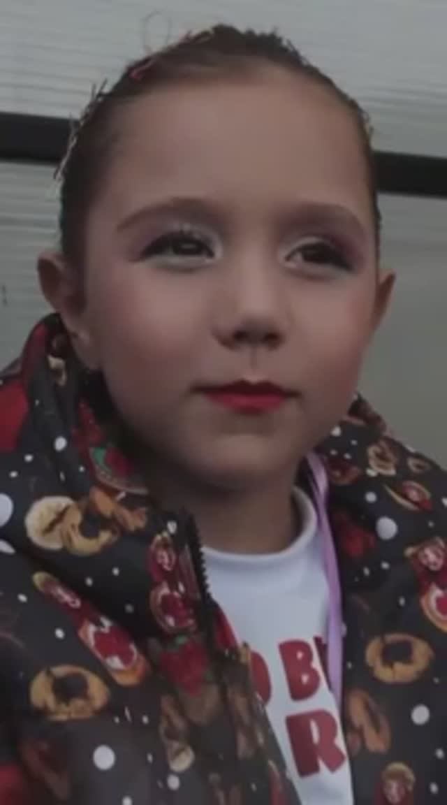 модель
