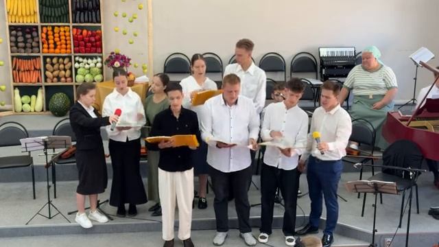 Кружится и падает  христианская песня