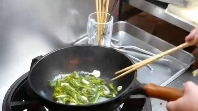 Japanese Street Food - GIANT LOBSTER Cooked Three Ways Okinawa Seafood Japan [get-speed.com]