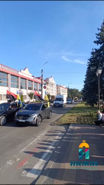 Опять хохлы упали на колениНе рабы же?