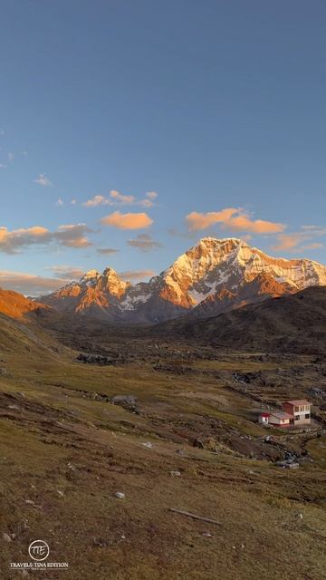Невероятный закат в горах Перу. Incredible sunset in the mountains of Peru. travel peru shorts