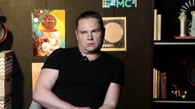 Алексей Нежданов о связи физики и других наук (“Маяк научных открытий” Интервью #15)