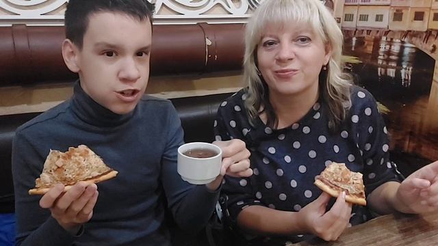 Обед в пиццерии