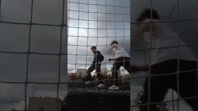 играю в футбол