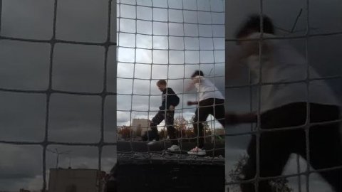 играю в футбол