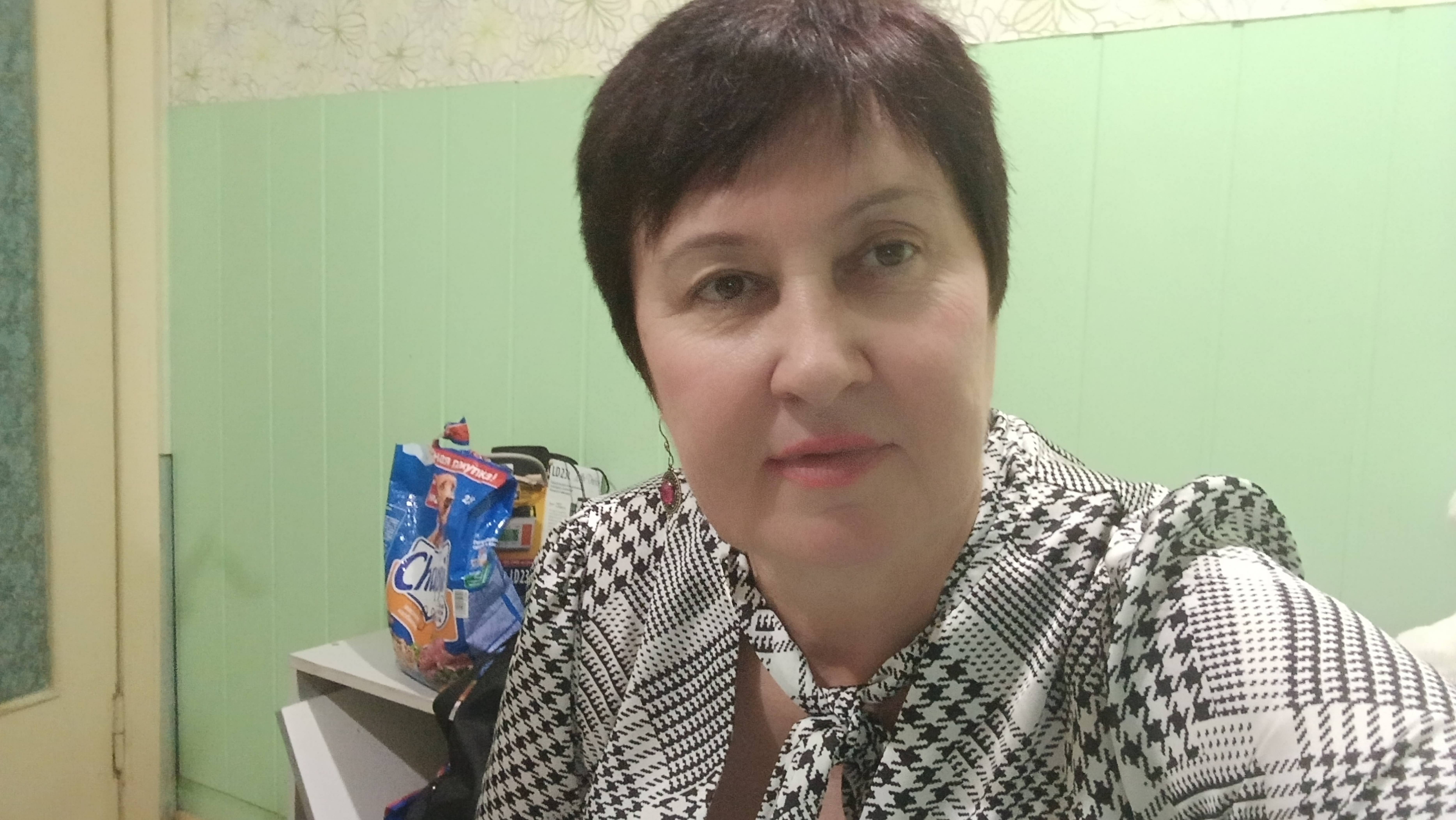 Замерзаем  без отопления. Обзорщиов я не люблю и не смотрю. 25 .09.2025.
