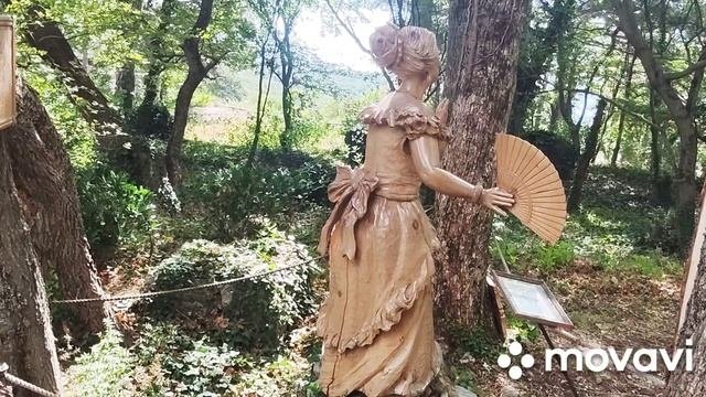 Музей деревянной скульптуры Вишневый сад.  Антон Чехов . Крым. Голубой залив.