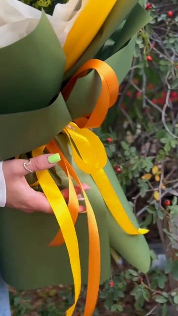«Тайна сентября» — букет, где осень шепчет свои секреты.