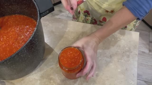 Секрет вкусной домашней аджики  попробуйте этот рецепт!