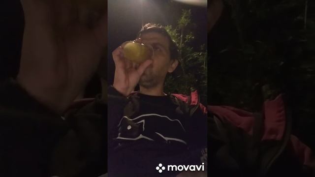 Дегустирую лимонад из Лавки с соком манго и маракуйи