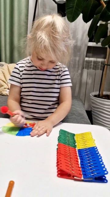 Делай и играй Игры с прищепками
