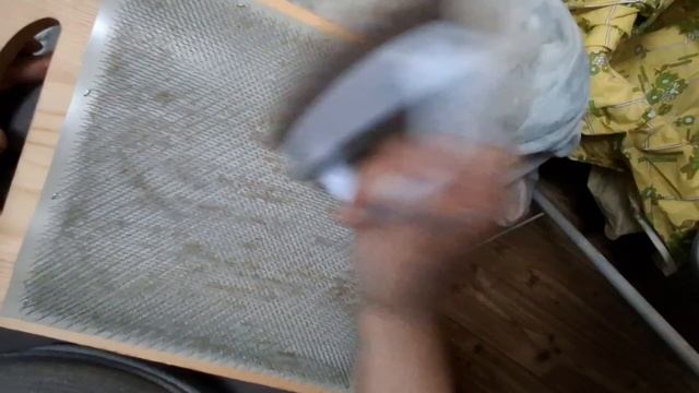 Как чистить кардерную доску не повредив иголки (доска для чесания шерсти)