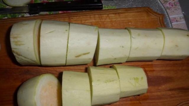 Кабачки запеченные в мультиварке