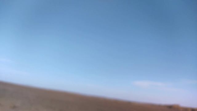 Сначала молча любуюсь природой. Потом диалог как правильно выбрать велобайк.