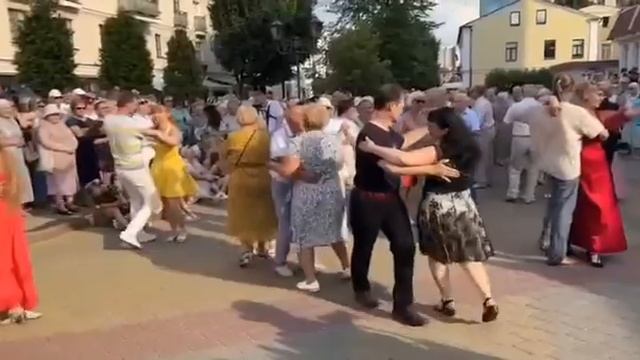 ТАНГО на улице 