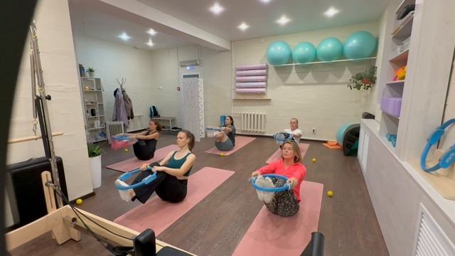 Перекаты как мяч с изотоническим кольцом