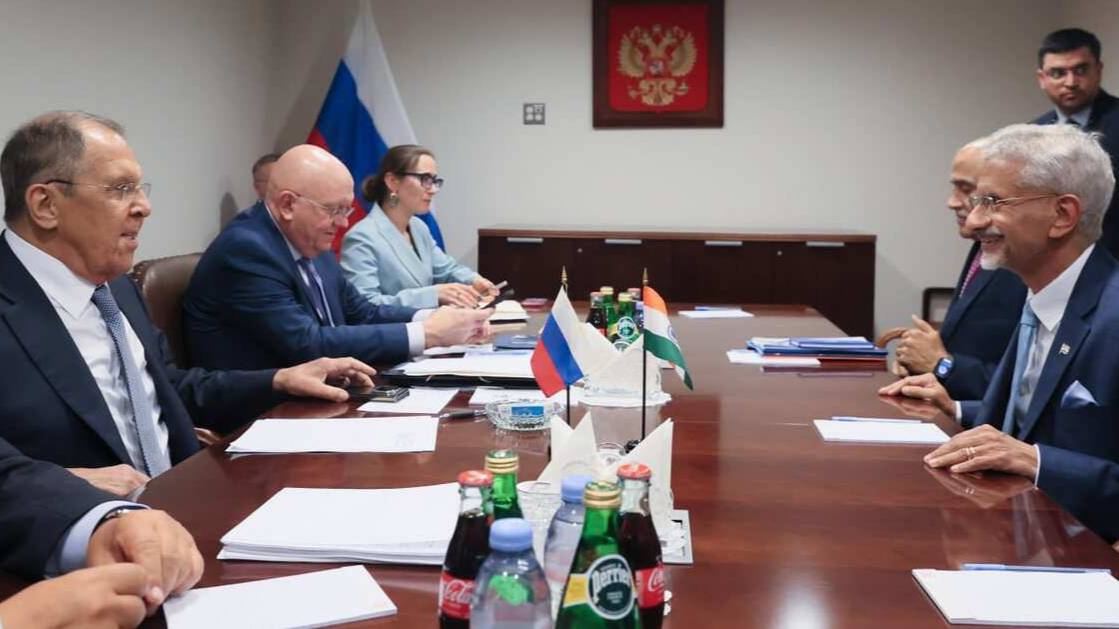 Лавров и глава МИД Индии обсудили подготовку к предстоящему саммиту стран