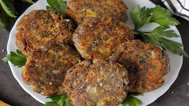 Котлеты из рыбных консервов с манкой
