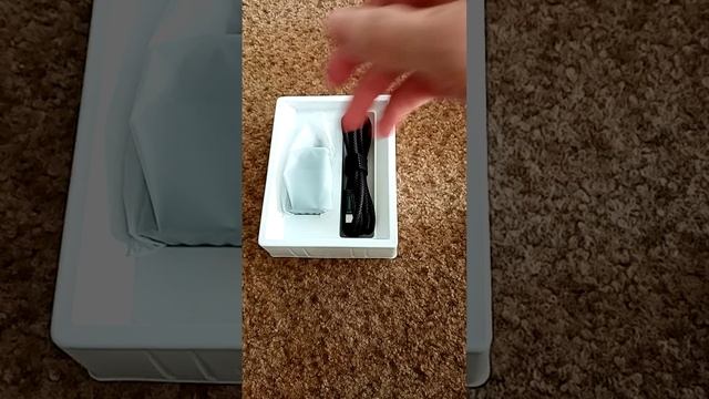 ASMR распаковка зарядки Baseus
