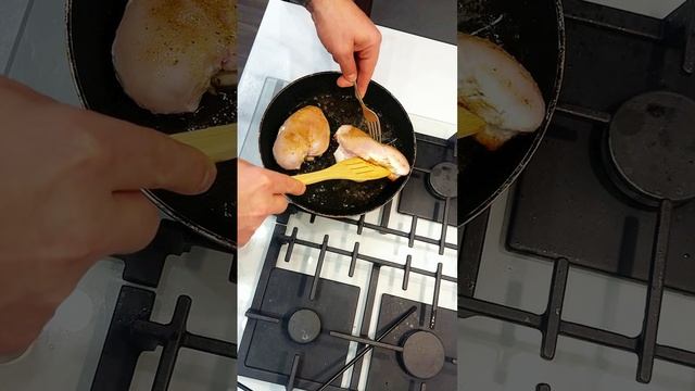 Куринная грудка с помидорами и болгарским перцем