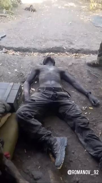 60 дней бойцы России выживали под танком