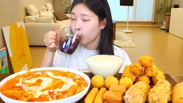 ASMR Мукбанг