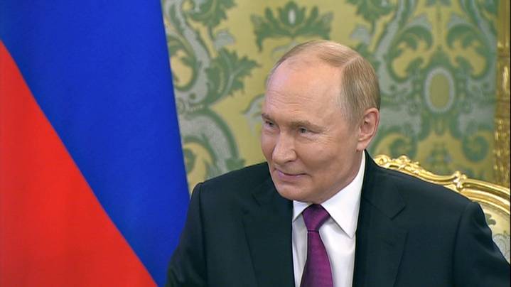 Путин поздравил президента Туркменистана Бердымухамедова с Днем независимости