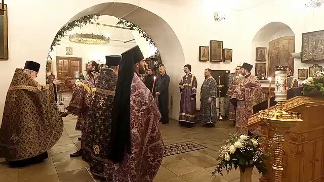 Неделя 16-я по Пятидесятнице по Воздвижении. Попразднство Воздвижения Креста. Вмч. Никиты.