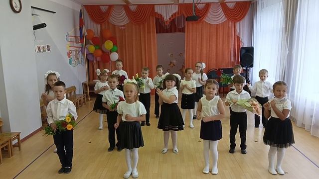 Елена Фищукова Песня Воспитатель д- дети 6 лет.mp4