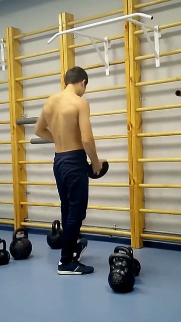3 one arm pull ups 25 kg 2 right arm 1 left arm