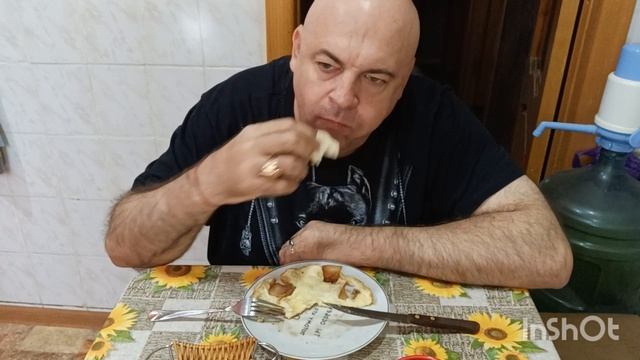 Мукбанг. Яичница на сале кофе и хлеб. Легенды Припяти.