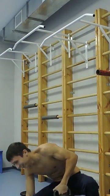 One arm pull up 20 kg