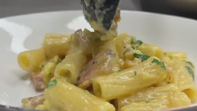 Carbonara-Just-Like-My-Italian-Mom-used-to-Make-Easy-Delicio
