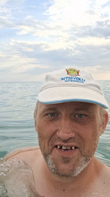 01.07.2024г  База отдыха Севастополь. отдыхаю купался я не клон