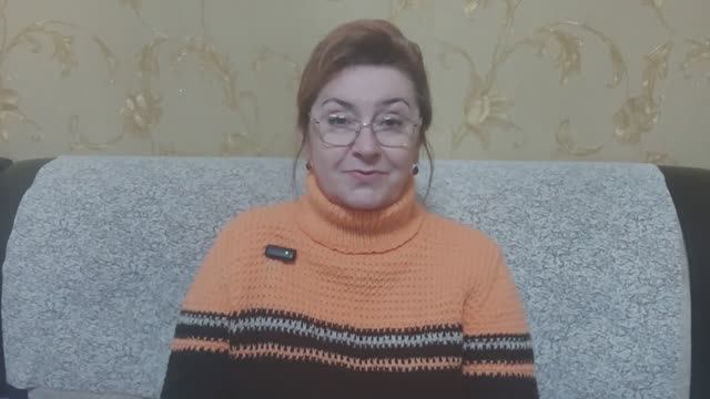 Сегодня вышивала. Видеоответ про юбочку 