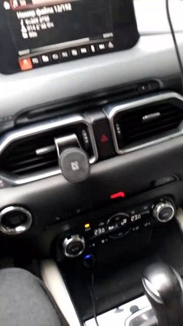 В салоне МАЗДЫ СХ 5.