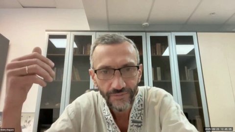 Две статьи в Монокле о внедрении ИИ в школу