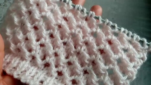 Узор на двух спицах.