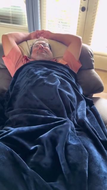 да нее, показалось)