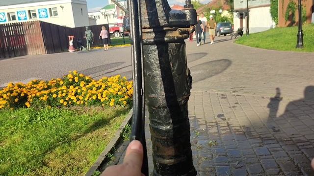 ФЁДОР ТЮТЧЕВ
Как неожиданно и ярко,
На влажной неба синеве,
Воздушная воздвиглась арка
В своем минут
