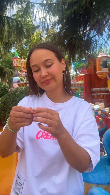 КАМИЛЛА ОТОБРАЛА КОНФЕТЫ
