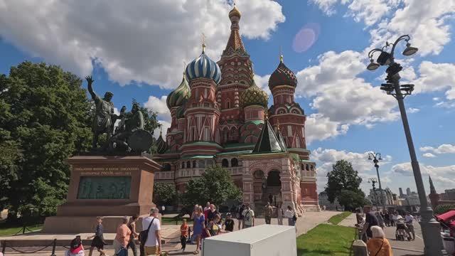 Самая прикольная песня о Москве!!! Приезжайте Москву посмотреть! 