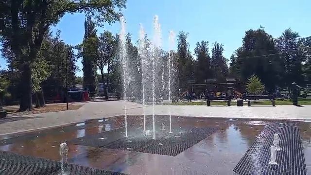 #последние фантаны осени..#красивая осень ..
